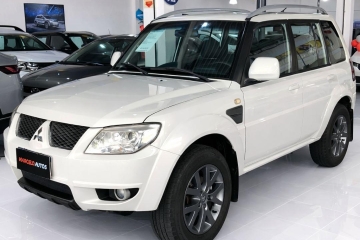 PAJERO TR4
