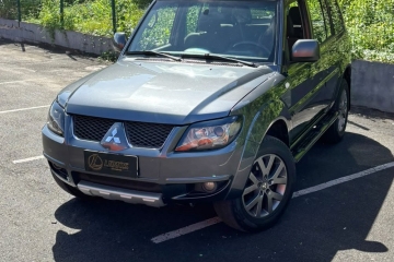 PAJERO TR4