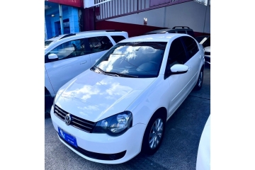 POLO SEDAN