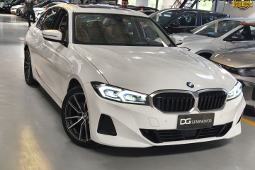 320i