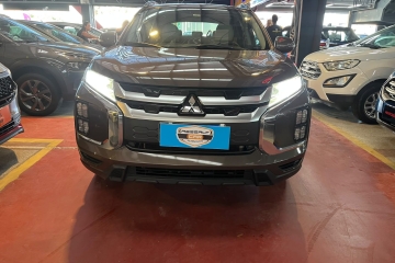  OUTLANDER 